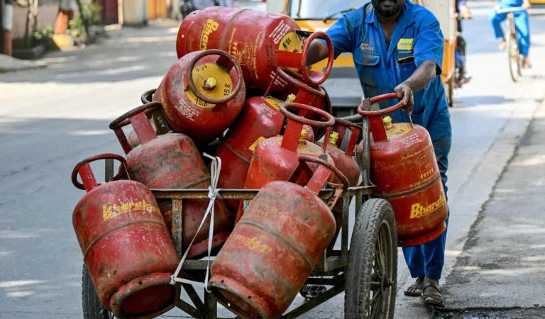 LPG Price Today: ₹183.50 सस्ता हो गया LPG सिलेंडर, चेक करें दिल्ली से पटना तक 1 जुलाई के रेट